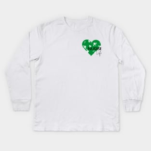 Nurse Life design green hart Kids Long Sleeve T-Shirt